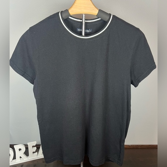 Abercrombie & Fitch Tops - A&F Women's Black Soft T-Shirt Tee Short Sleeve Silver Stripe Around Neck Size M